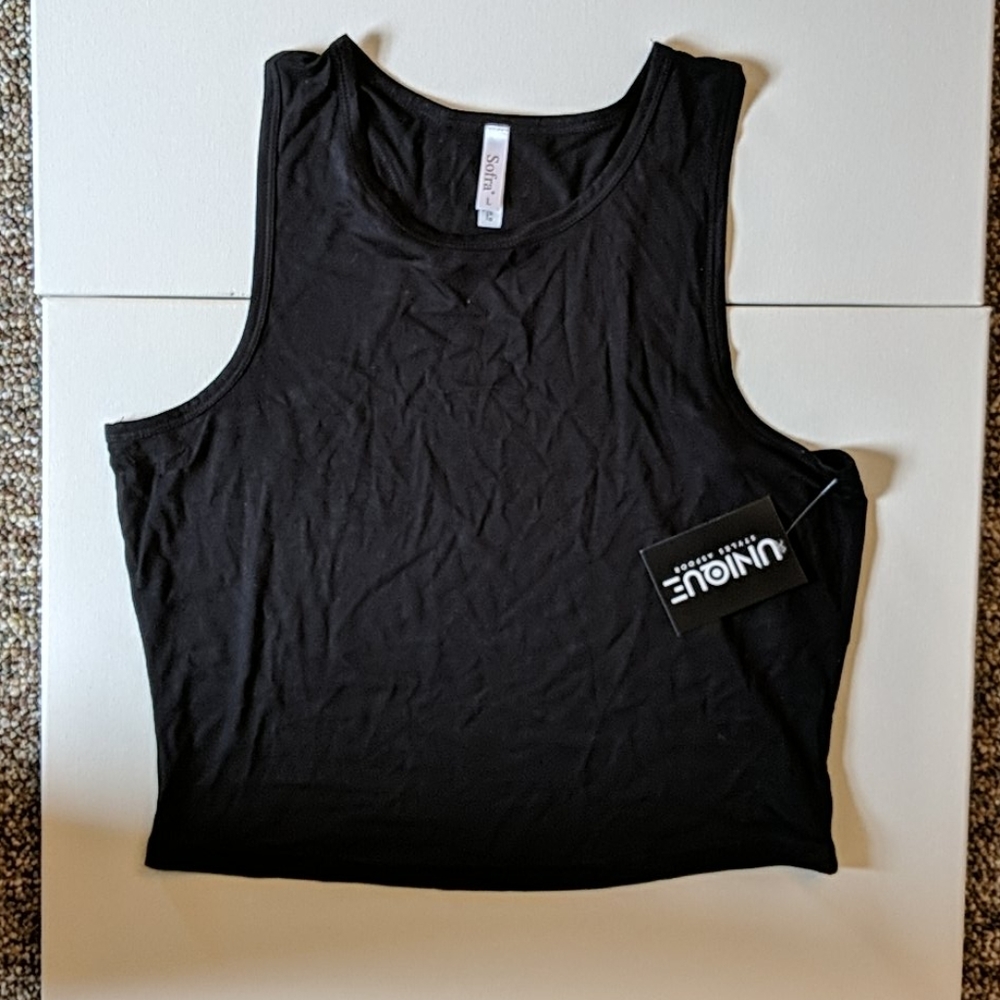 Black crop tank